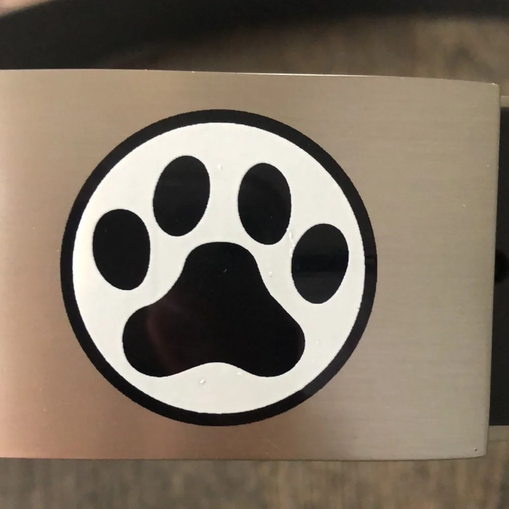 Clazic Grey belt with paw print buckle